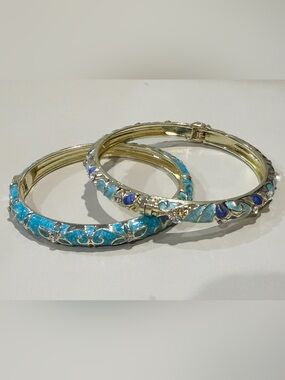 New 2 Piece Lot Gold-Tone Turquoise Blue Enamel Hinged Bangle Bracelet Set